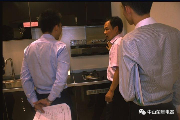 國內(nèi)油煙機(jī)發(fā)展史 榮星品牌廚電招商創(chuàng)新第四代